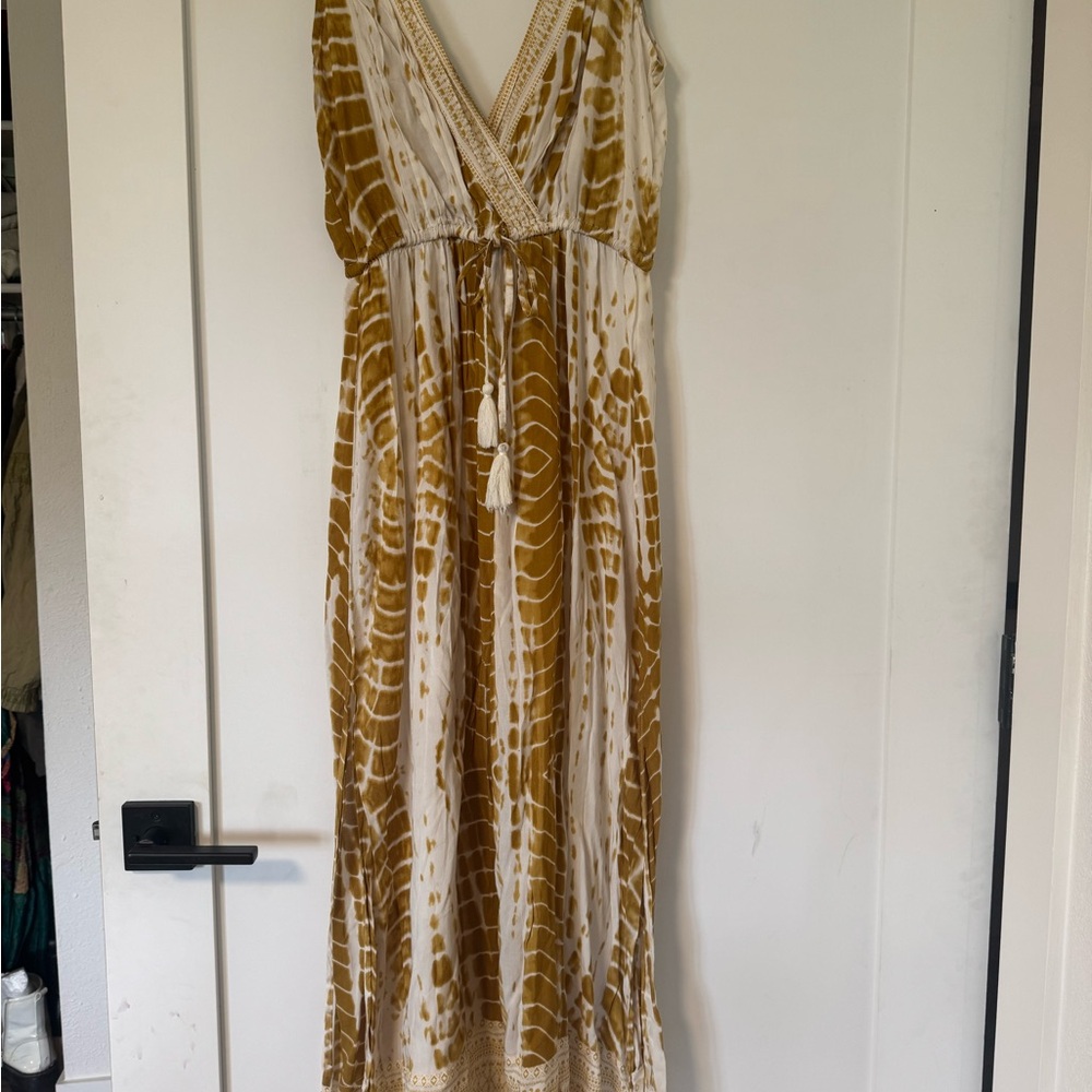 Elegant Tie-Dye Maxi Dress